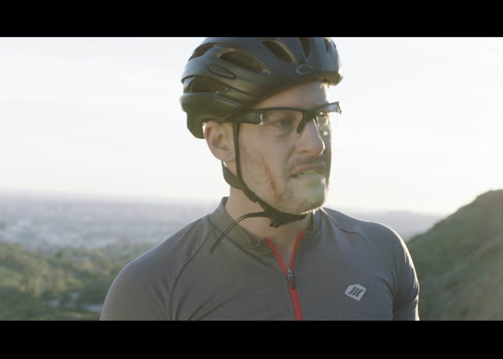 自転車に乗っての画像