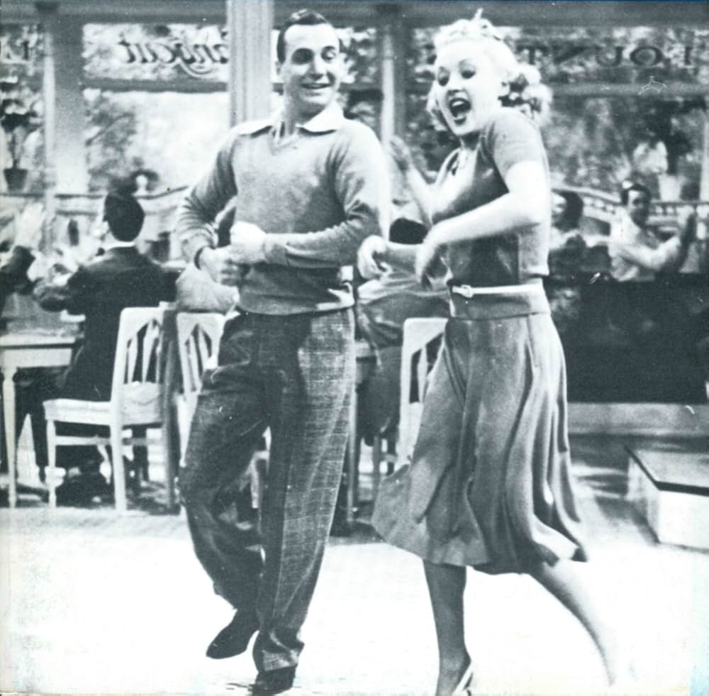 カレッジ・スイングの画像