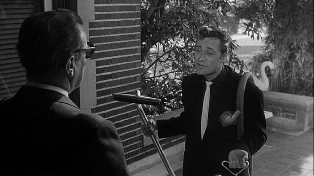 美女とエイリアンの画像