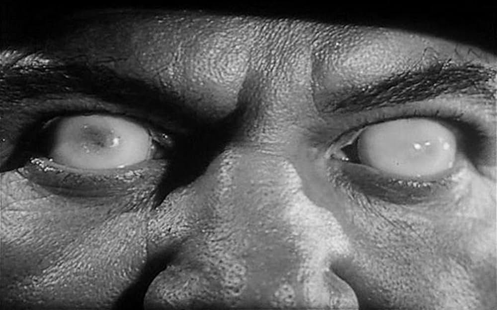 美女とエイリアンの画像