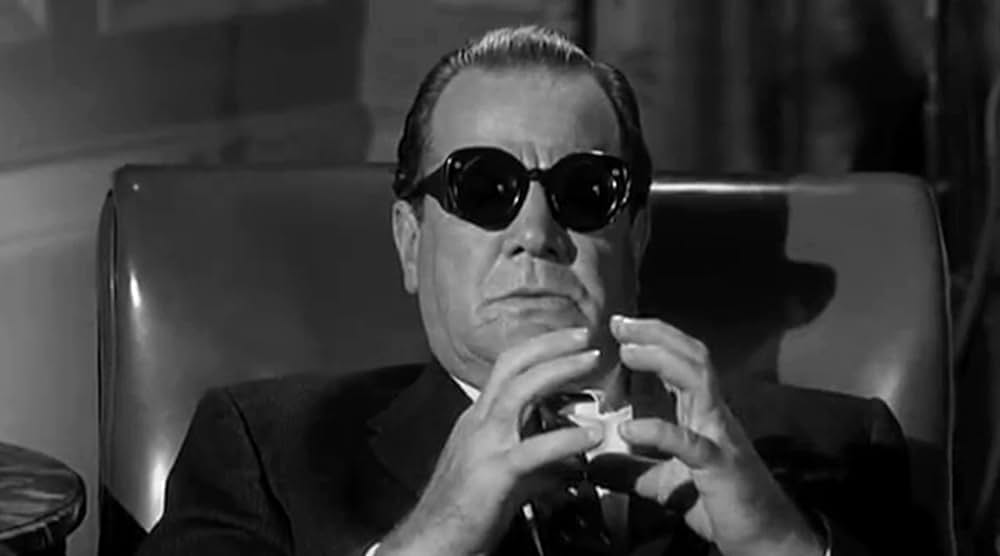 美女とエイリアンの画像