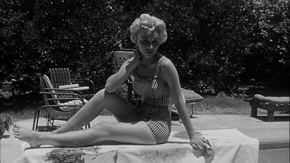 美女とエイリアンの画像