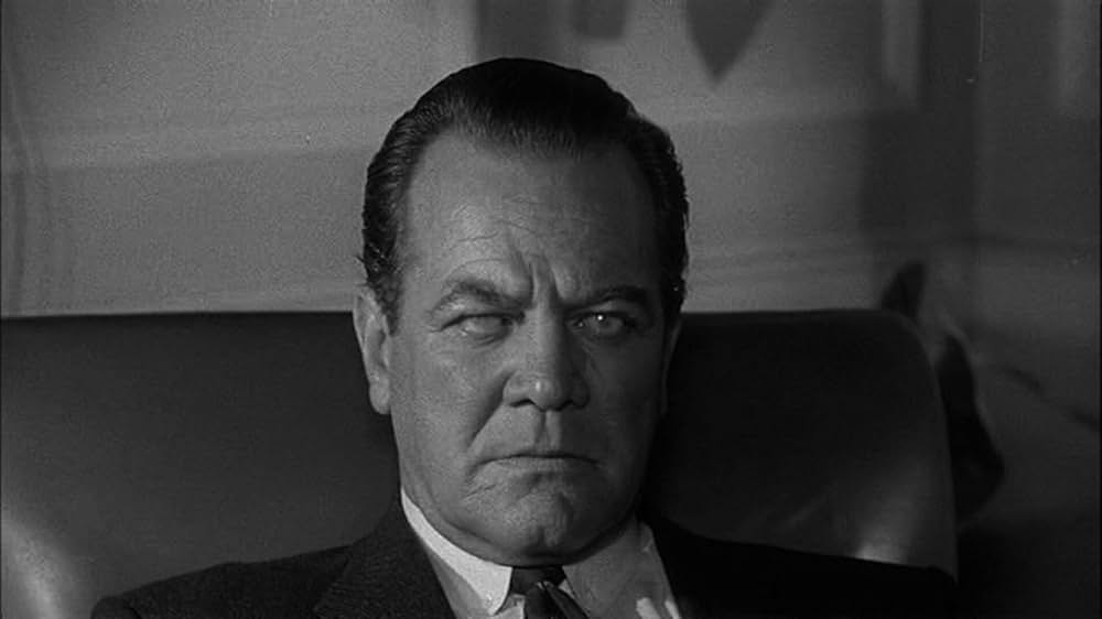 美女とエイリアンの画像