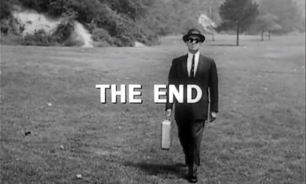 美女とエイリアンの画像