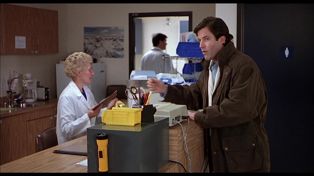 オーメン4の画像