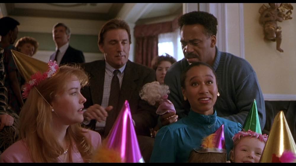 オーメン4の画像