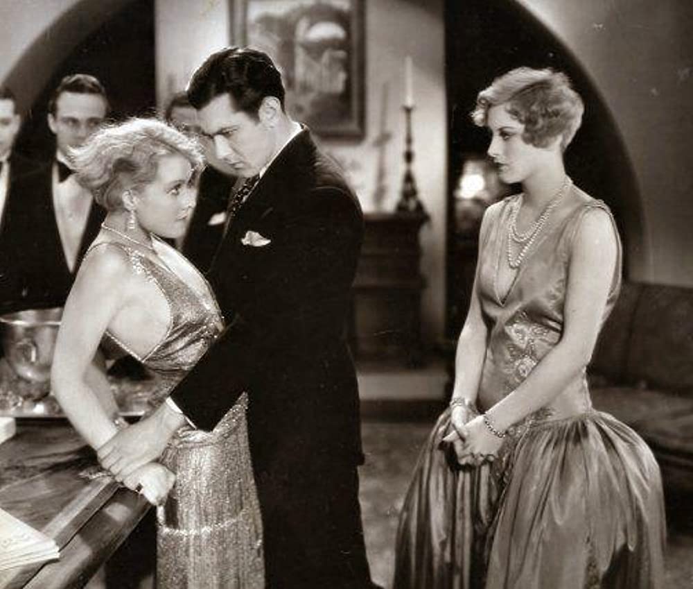 踊る娘たちの画像