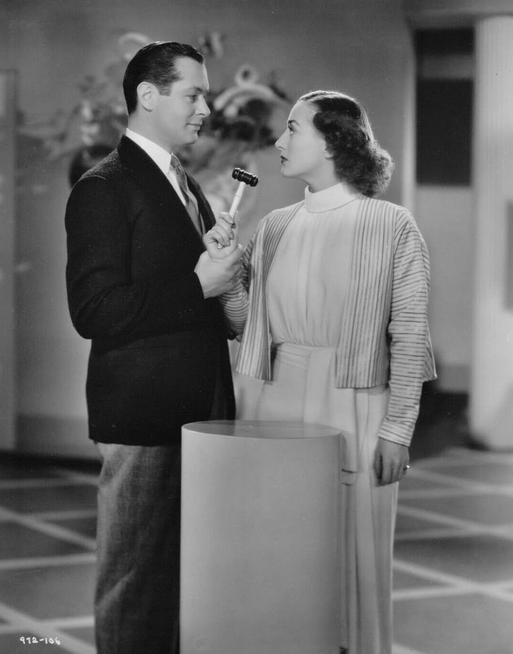 真珠と未亡人の画像