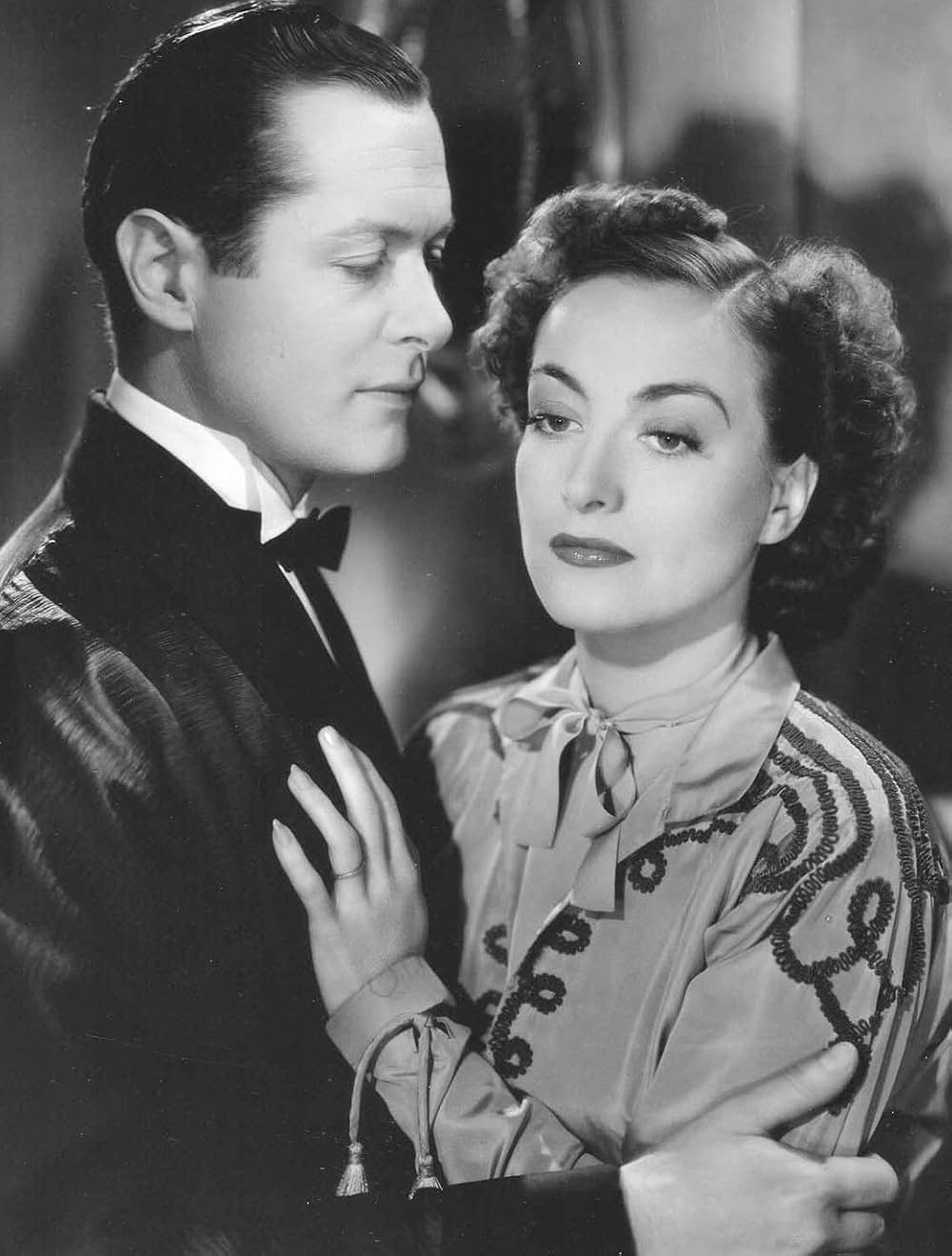 真珠と未亡人の画像