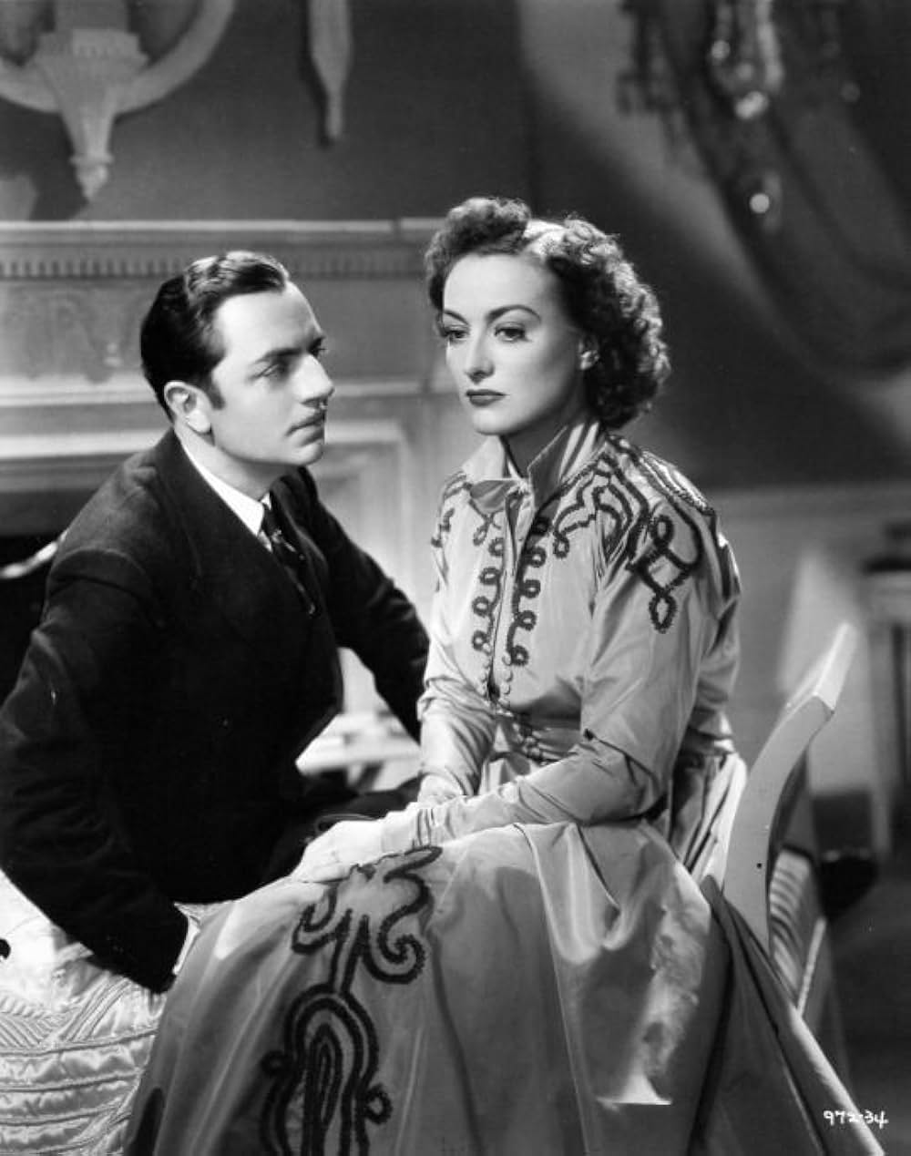 真珠と未亡人の画像