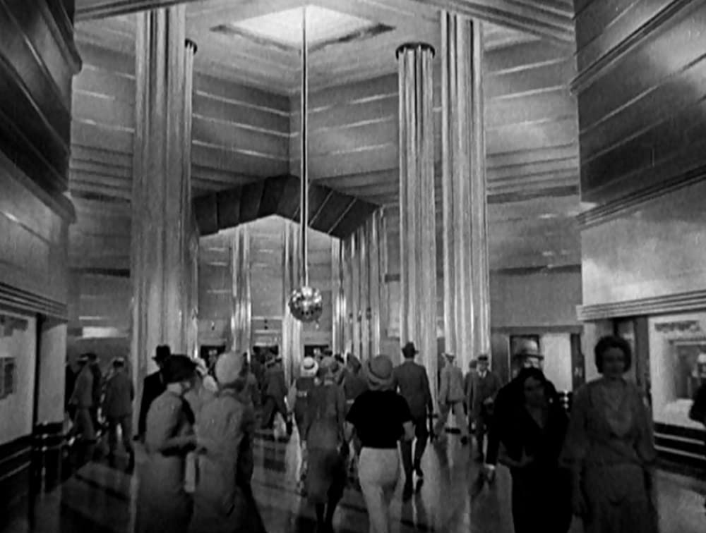 摩天楼の狼の画像