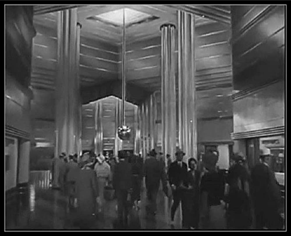 摩天楼の狼の画像