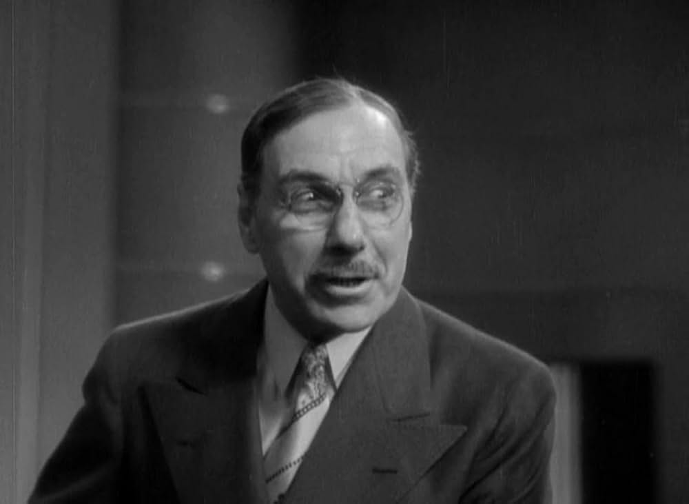 摩天楼の狼の画像