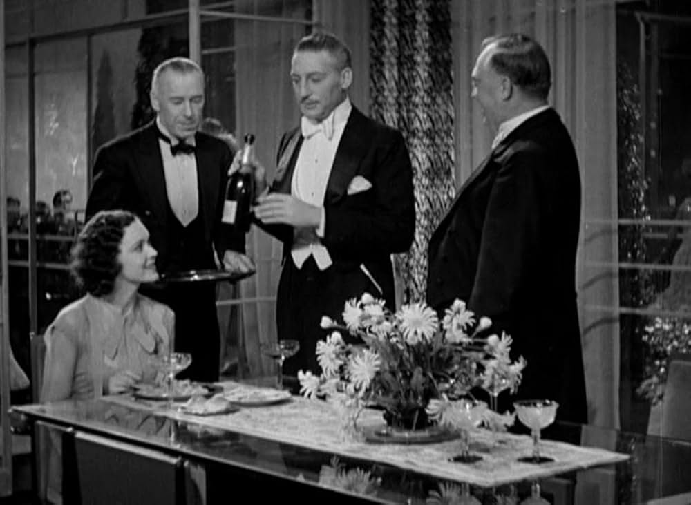 摩天楼の狼の画像