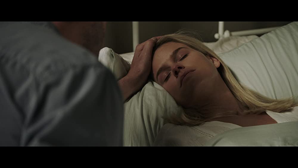 「レプリカズ」キアヌ・リーブス & アリス・イブの画像