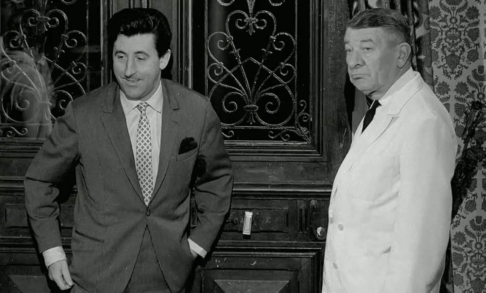 ハジキを持ったおじさんたちの画像