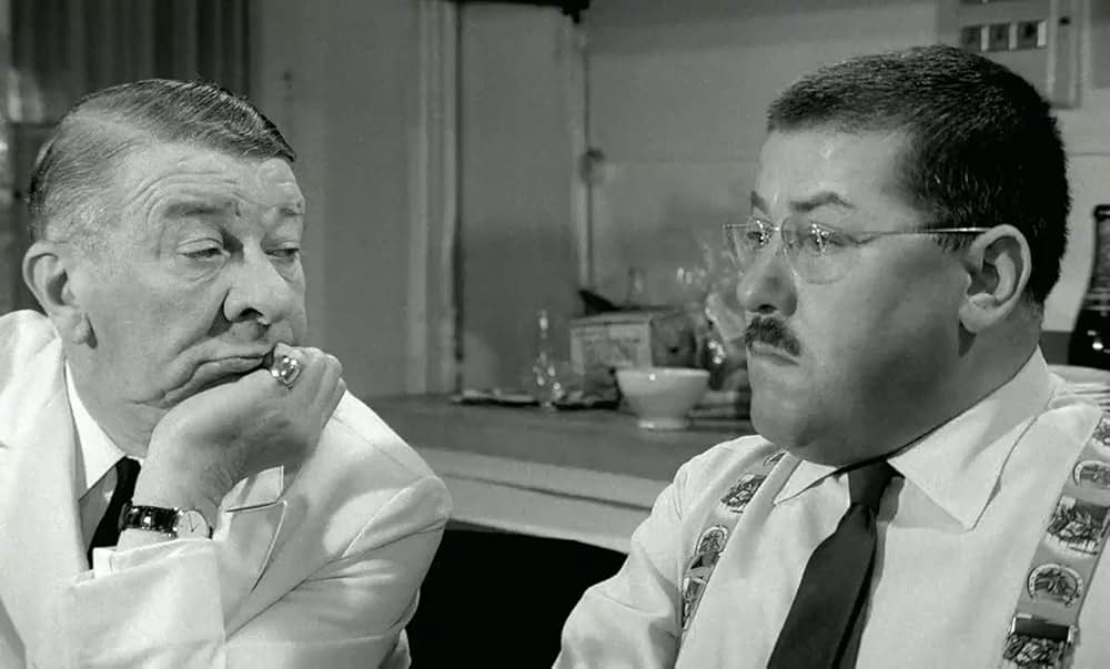 ハジキを持ったおじさんたちの画像