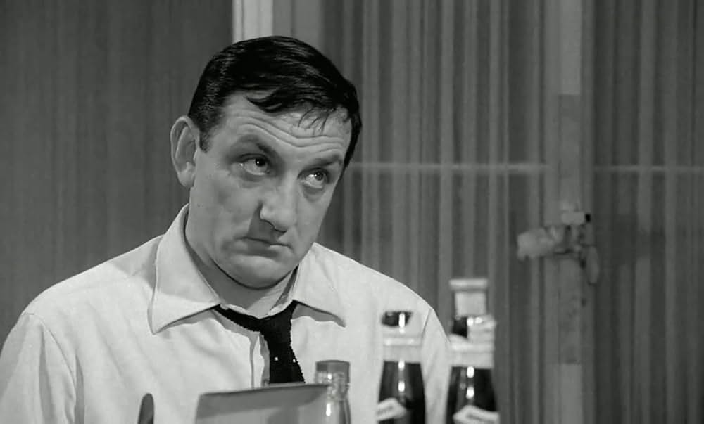 ハジキを持ったおじさんたちの画像