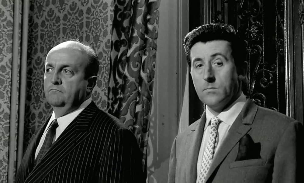 ハジキを持ったおじさんたちの画像