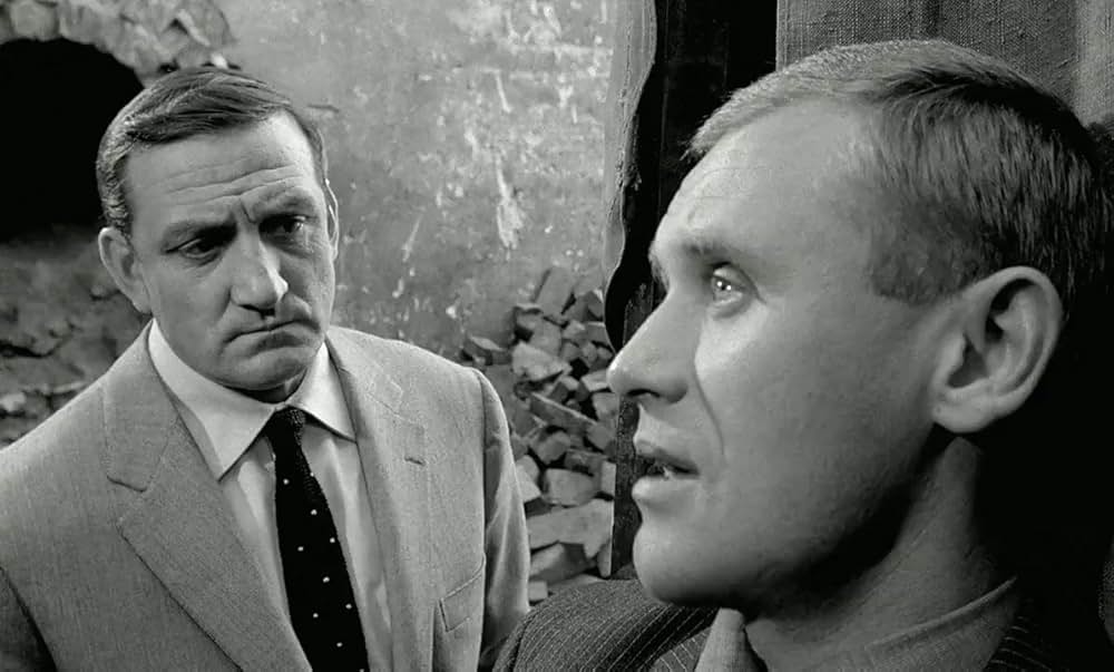 ハジキを持ったおじさんたちの画像