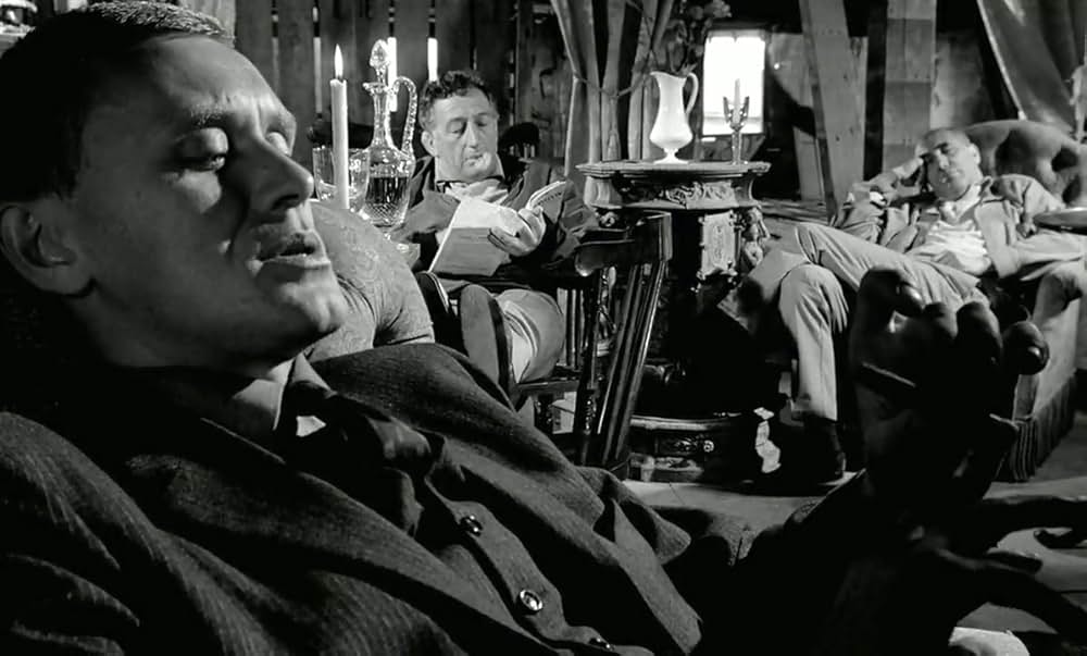 ハジキを持ったおじさんたちの画像