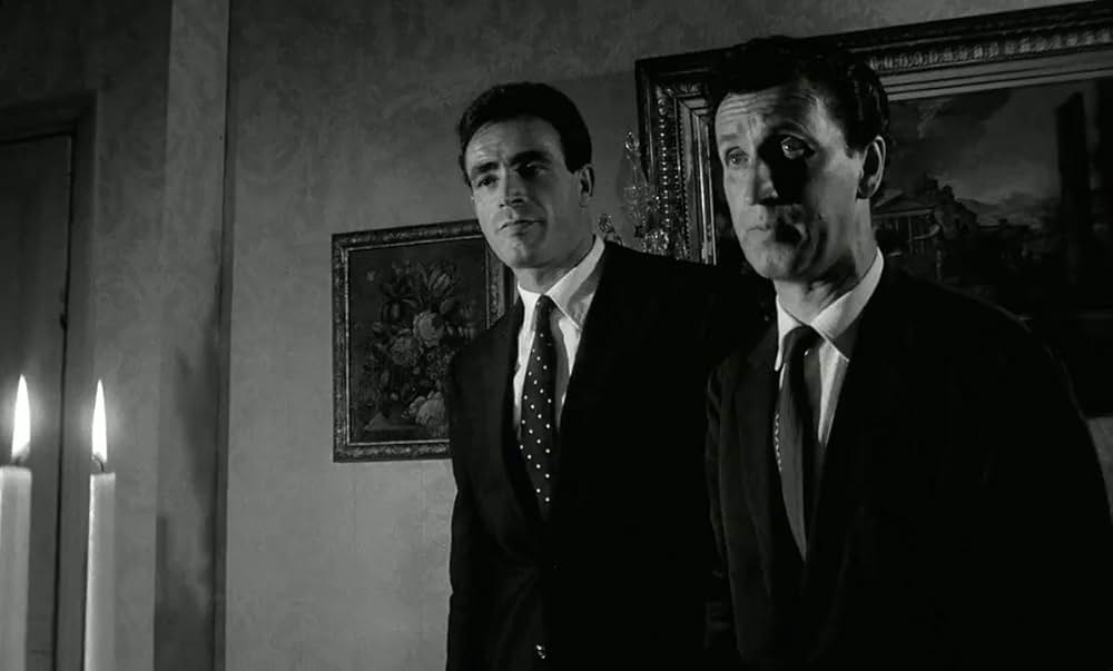 ハジキを持ったおじさんたちの画像