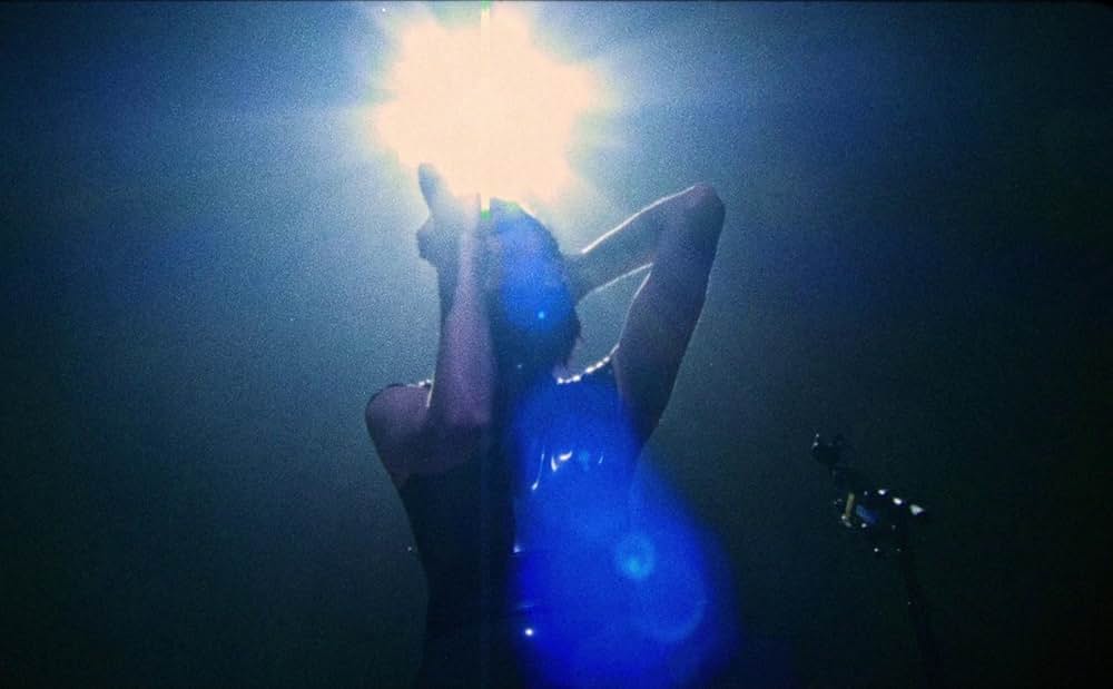 The Nowhere Inn（原題）の画像