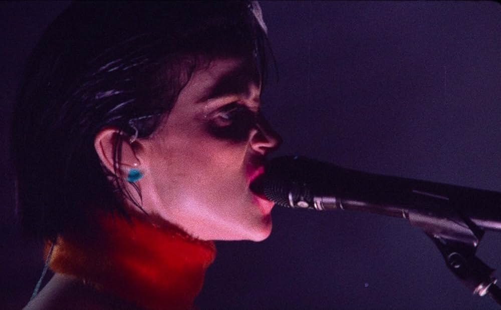 The Nowhere Inn（原題）の画像