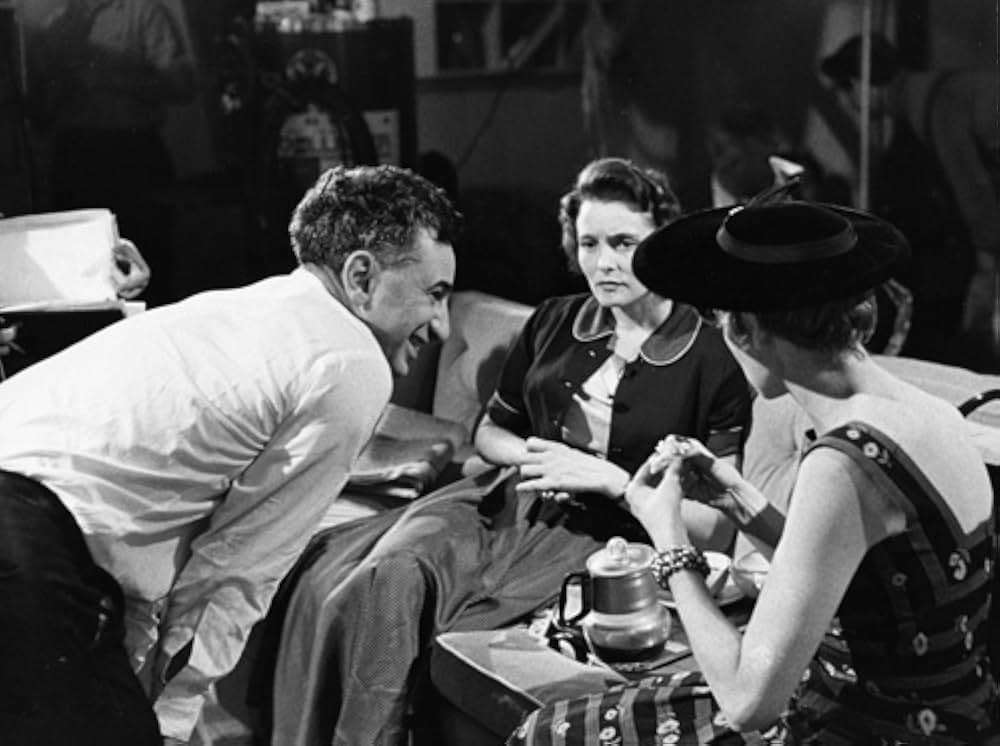 「群衆の中の一つの顔」の画像