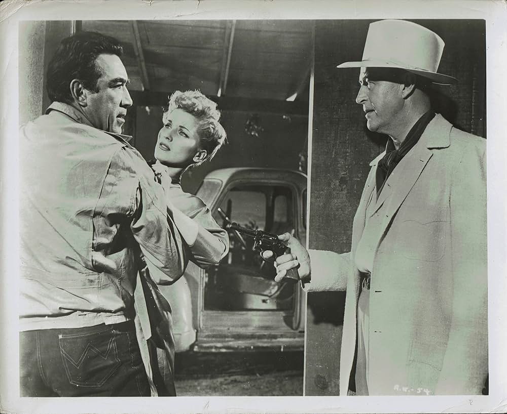 断崖の河の画像