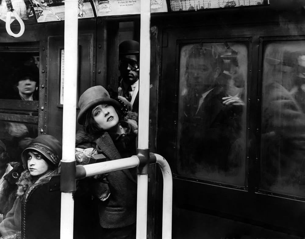 嬲られ者の画像