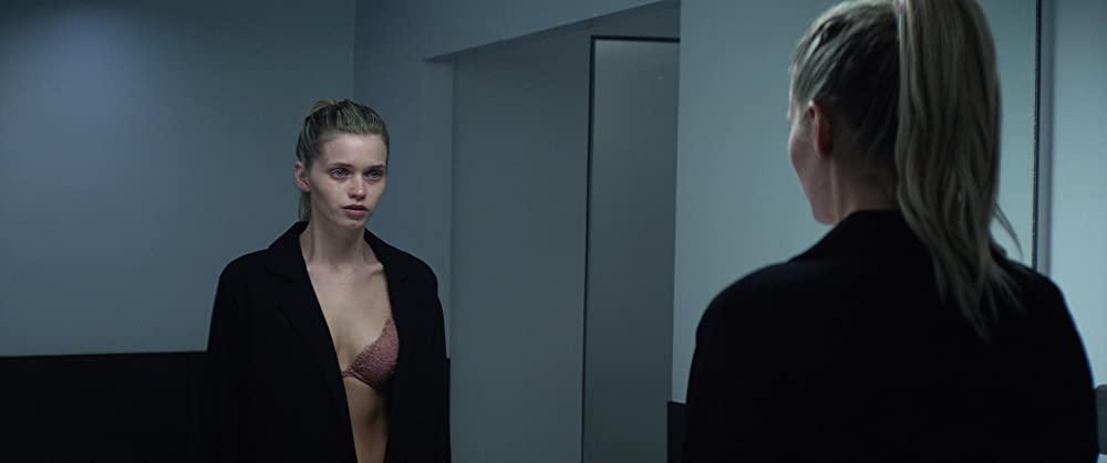 ネオン・デーモンの画像