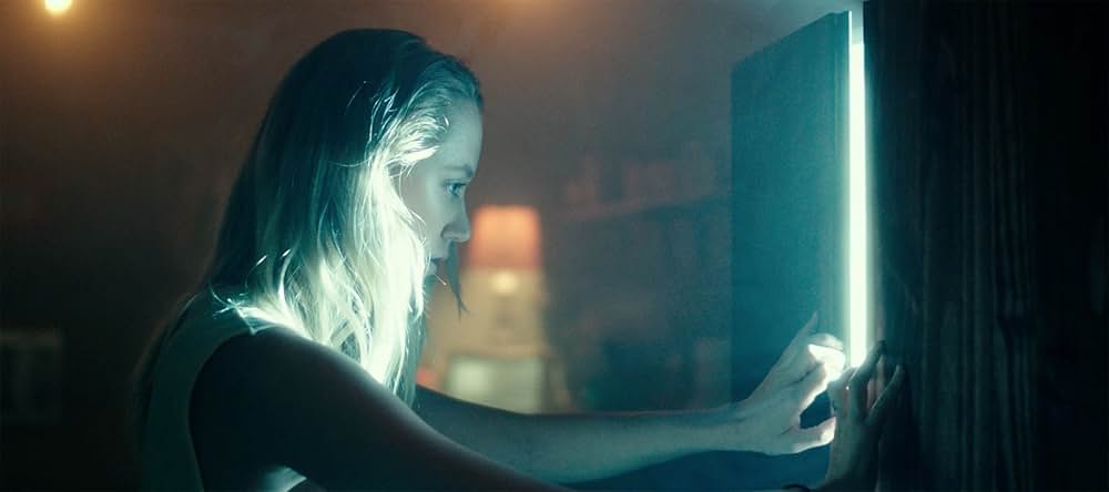 ハウ・トゥ・ビー・アローンの写真