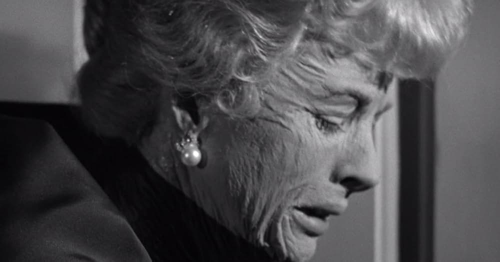 吸血ヒル女の画像