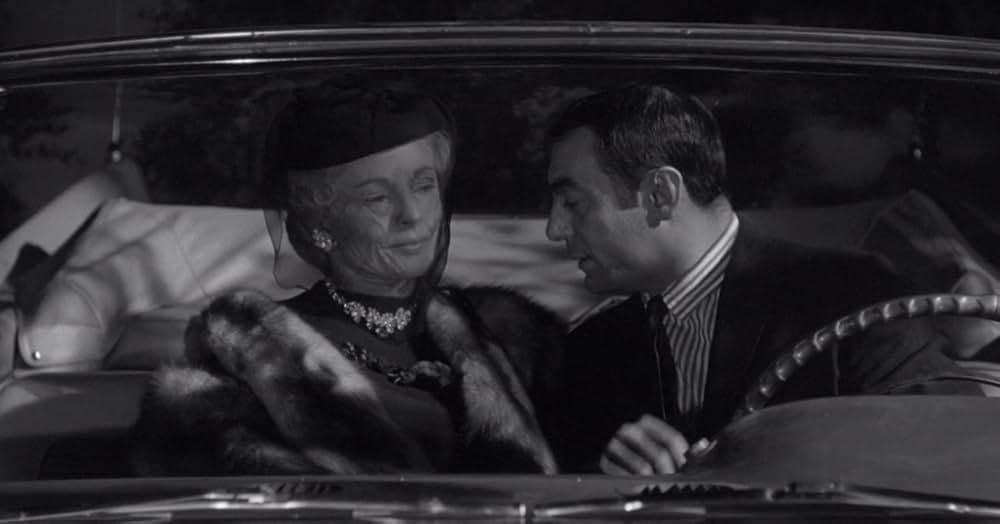 吸血ヒル女の画像