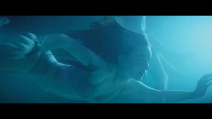 ブックスマート 卒業前夜のパーティーデビューの画像