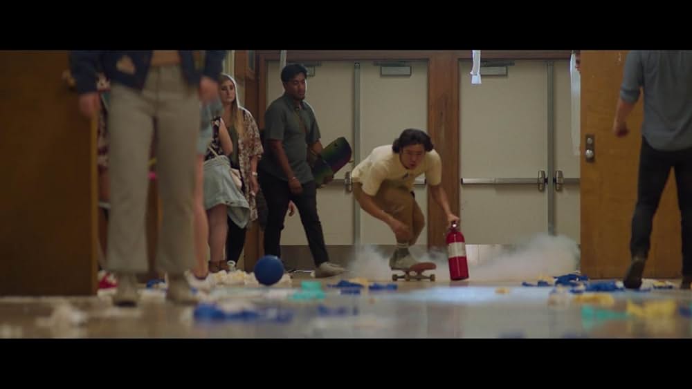 ブックスマート 卒業前夜のパーティーデビューの画像