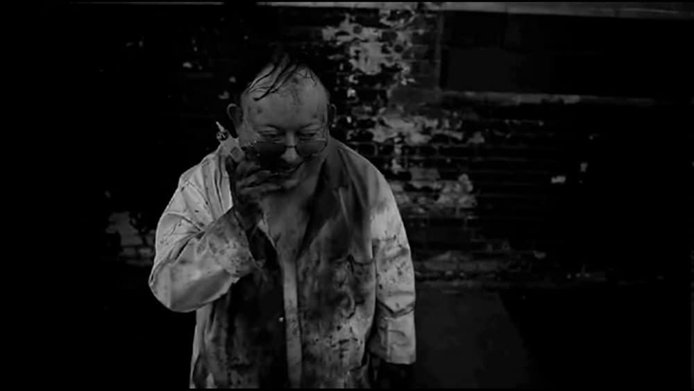 「ムカデ人間2」Laurence R. Harveyの画像