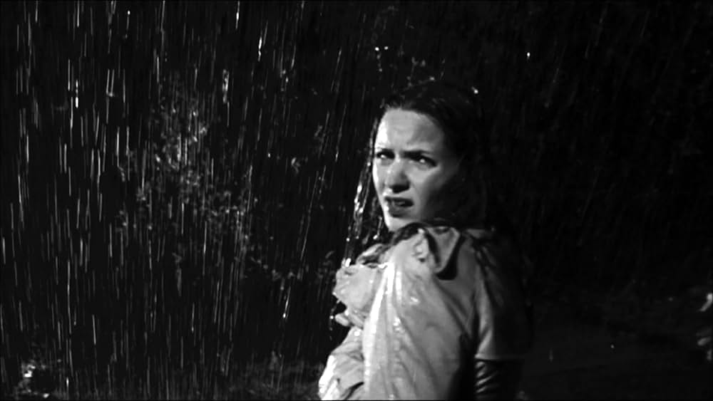 覗かれる女の画像