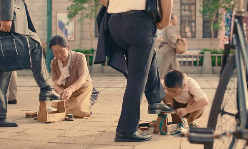 遠い山なみの光の画像