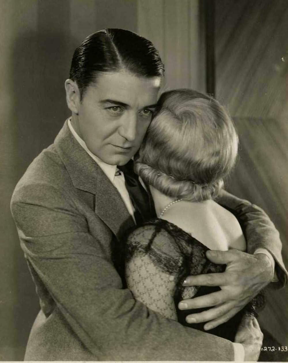 夫なき妻の画像