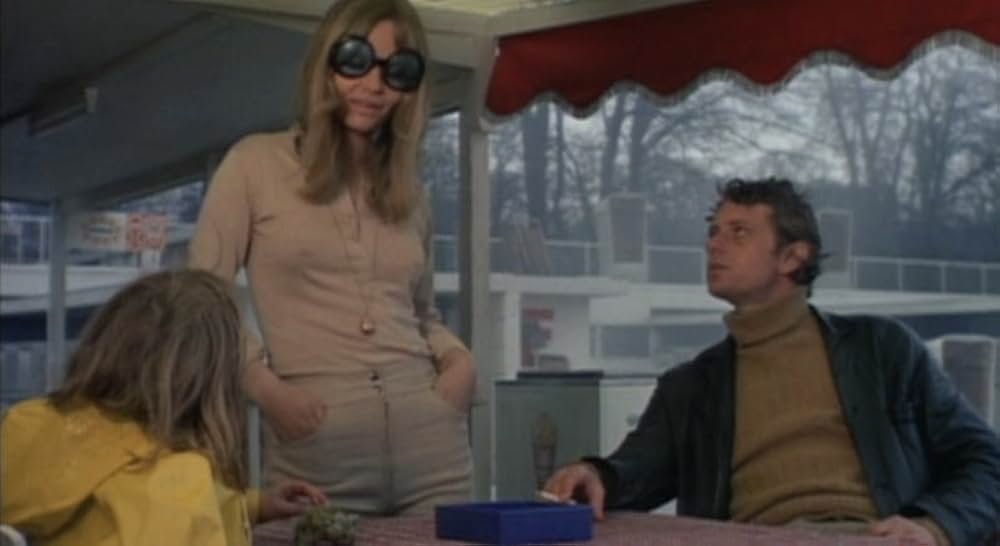 A Day at the Beach（原題）の画像