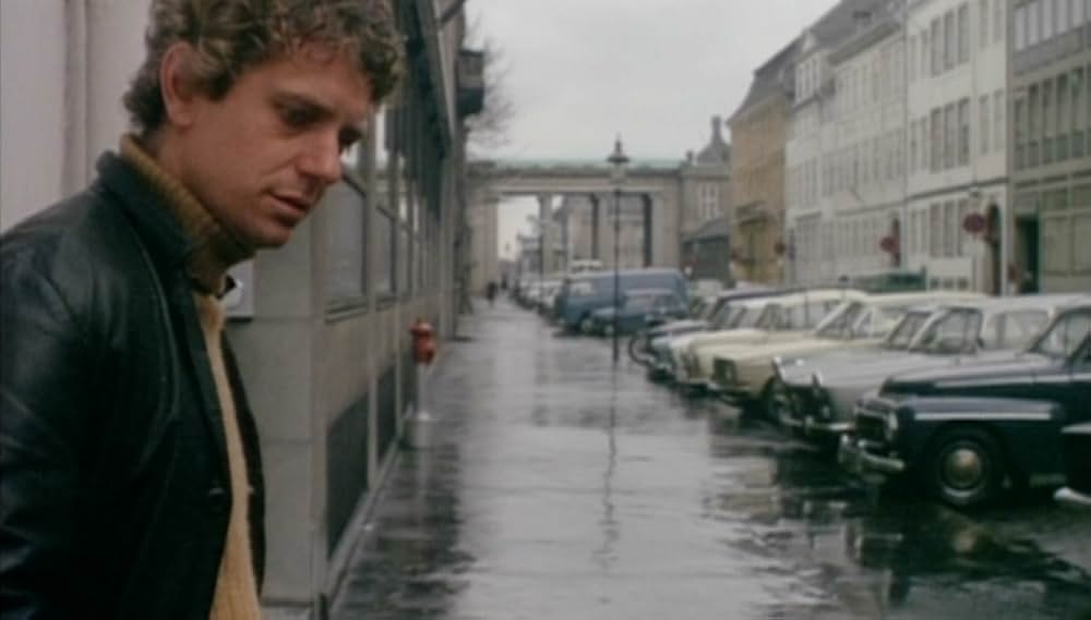 A Day at the Beach（原題）の画像