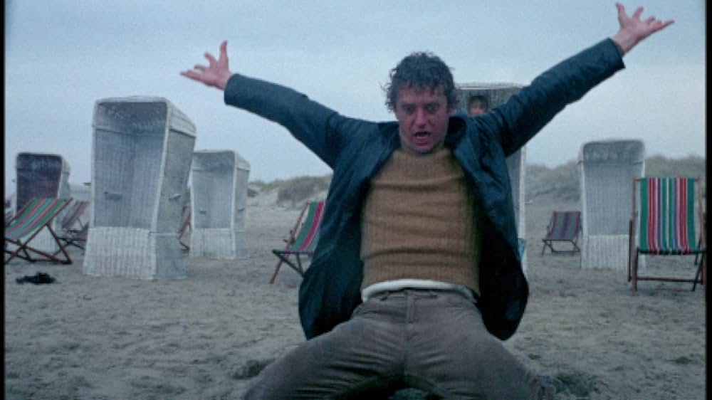 A Day at the Beach（原題）の画像