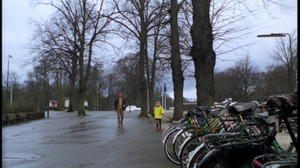 A Day at the Beach（原題）の画像
