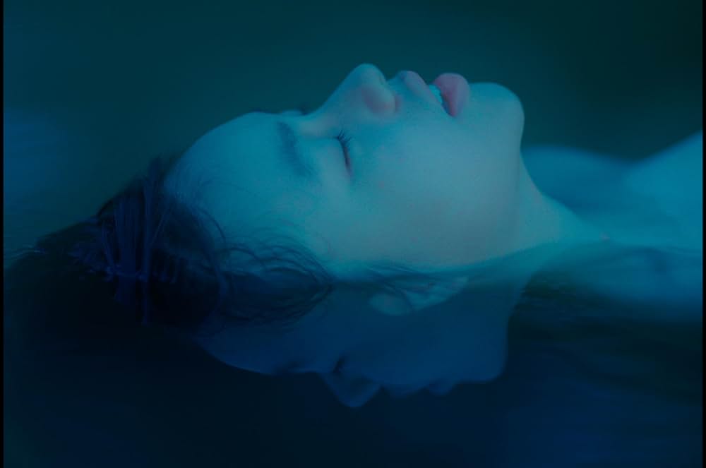 第三夫人と髪飾りの画像