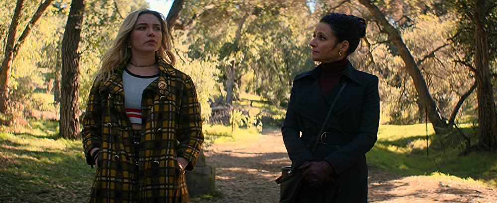 「ブラック・ウィドウ」ジュリア・ルイス＝ドレイファス & フローレンス・ピューの画像