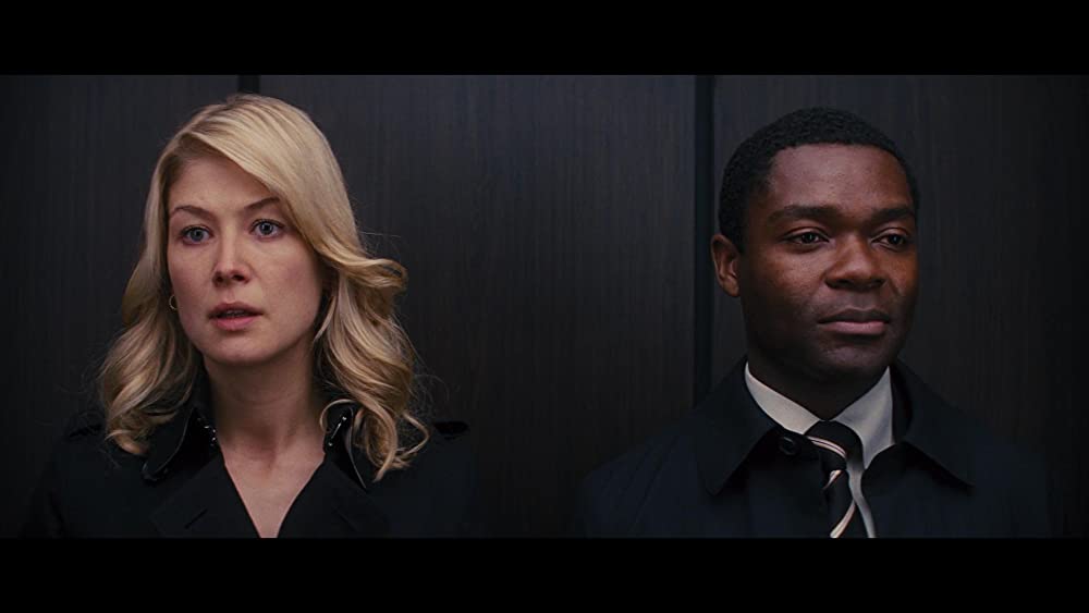 「アウトロー」デビッド・オイェロウォ & ロザムンド・パイクの画像