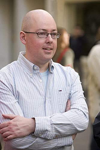 縞模様のパジャマの少年の画像