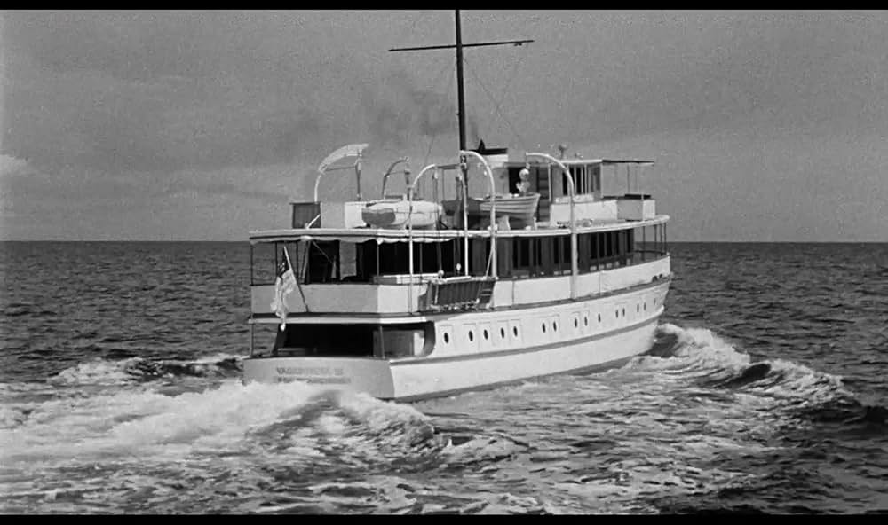 半魚人我らの中を往くの画像